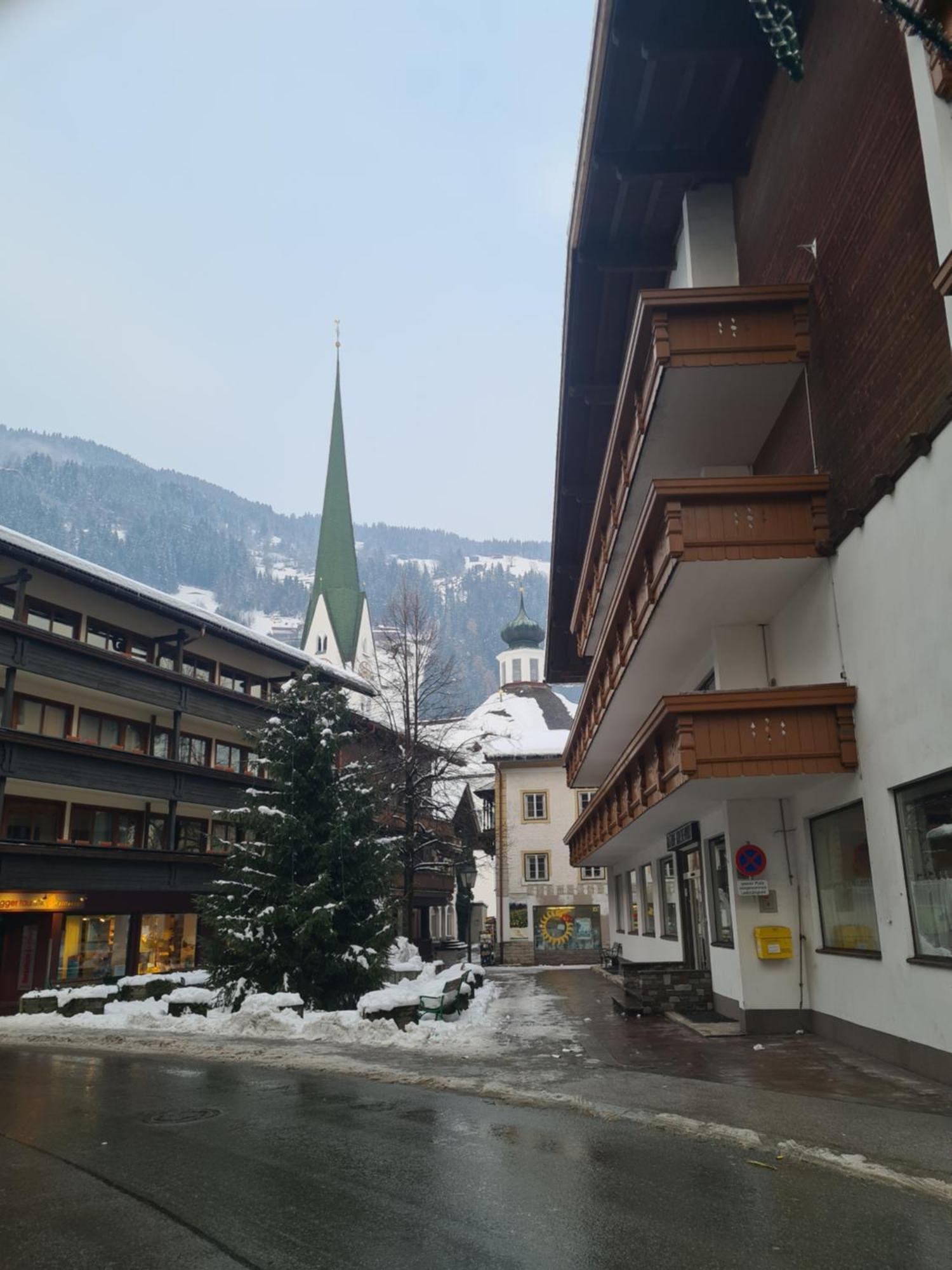 Gasthof Hotel Kirchenwirt Zell am Ziller Exteriör bild