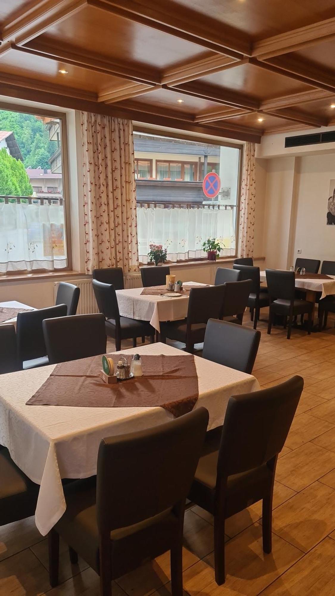 Gasthof Hotel Kirchenwirt Zell am Ziller Exteriör bild