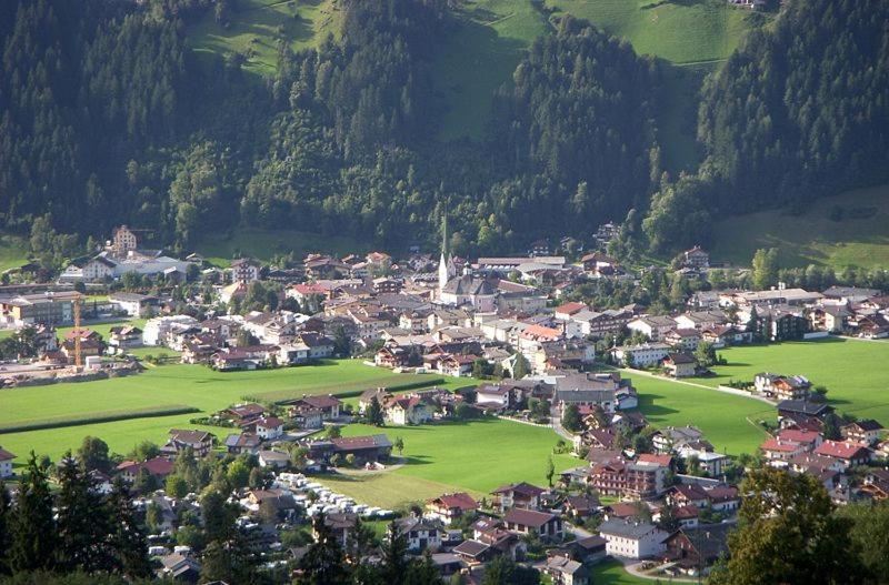 Gasthof Hotel Kirchenwirt Zell am Ziller Exteriör bild